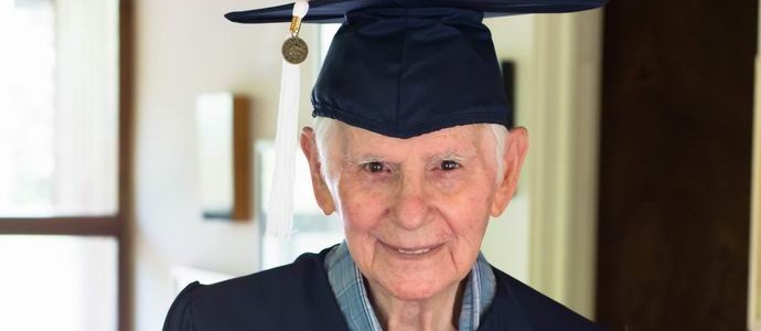 Americano formado na faculdade setenta e cinco anos