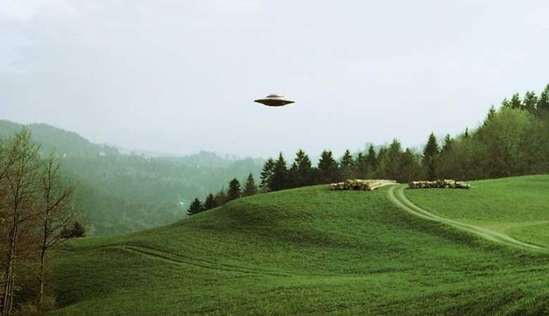 O americano fotografou um OVNI, depois do qual ele acreditava em alienígenas