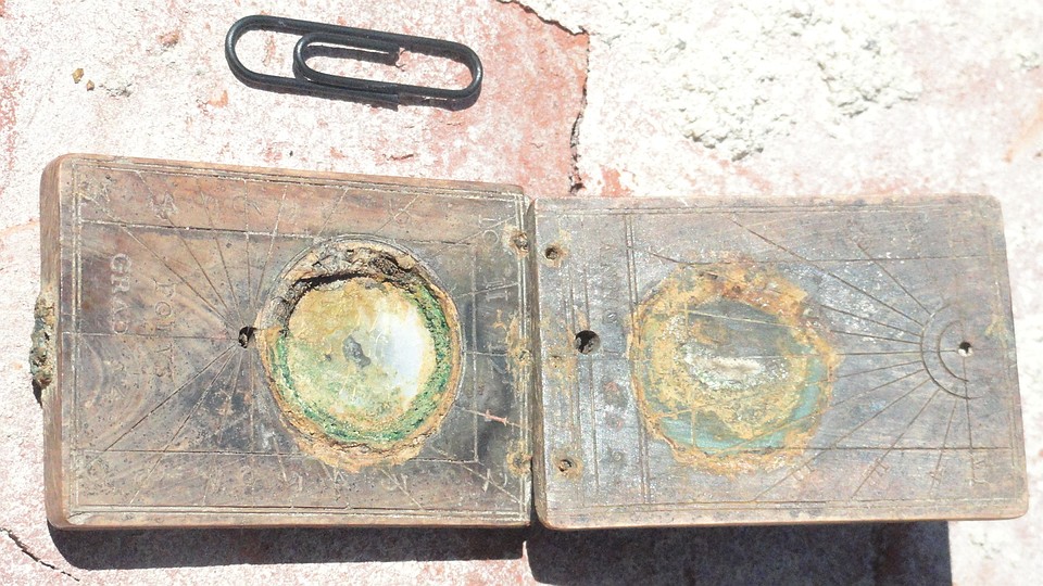 Arqueólogos encontraram um relógio de bolso em Kaliningrado