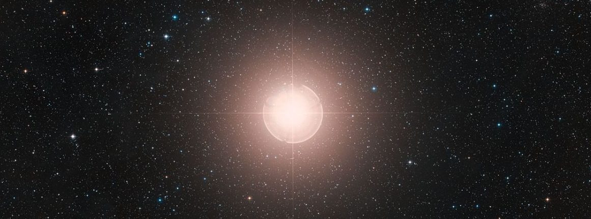 Astrônomos em antecipação: Betelgeuse parou de desaparecer 