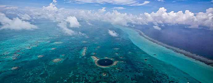 O grande buraco azul em Belize