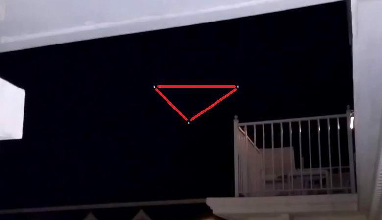 Um grande OVNI triangular sobrevoou Nova Jersey