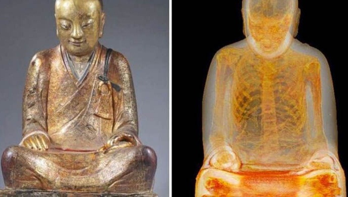 Uma estátua budista com uma múmia dentro foi roubada da China no passado.