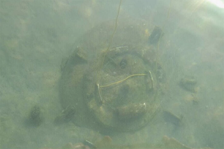 Mergulhadores de Novorossiysk descobriram uma escotilha misteriosa no fundo do mar