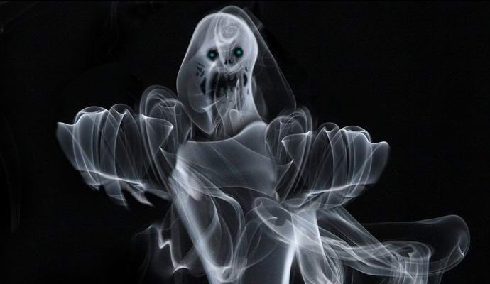 Um fantasma esfumaçado apareceu em uma selfie