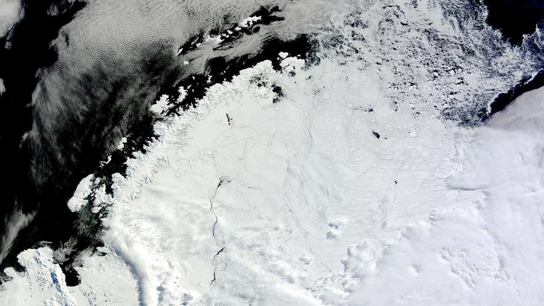 Um buraco fantástico da região de Leningrado se formou na Antártica