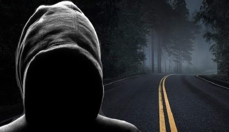 O fantasma no capô assustou o motorista americano