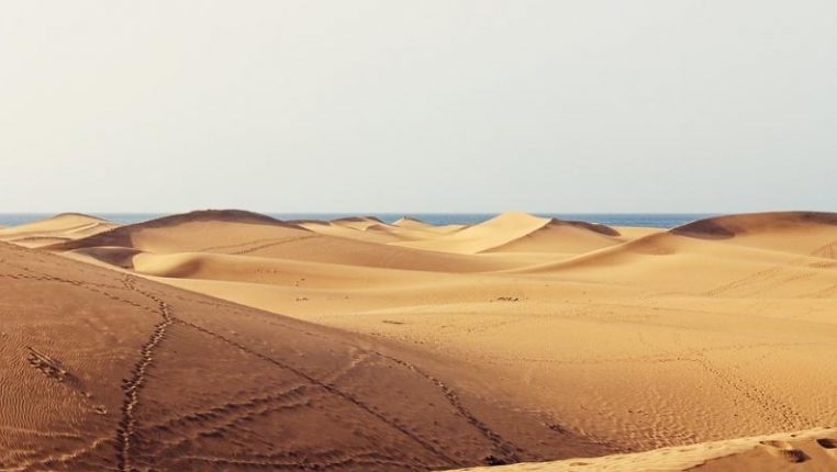 Os físicos afirmam que as dunas de areia interagem e 