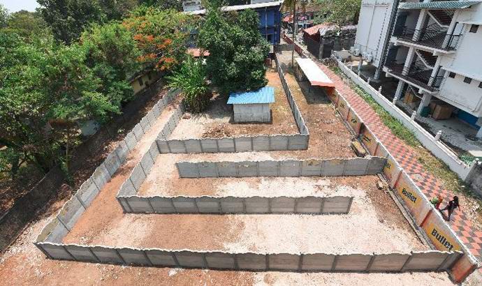 O índio construiu um labirinto em torno do bar para contornar a lei.