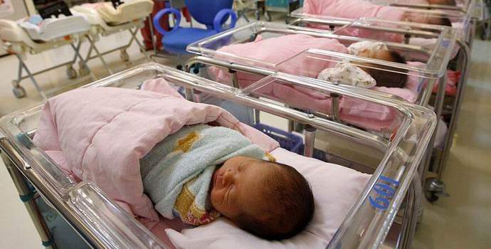 Uma maternidade italiana pode ser processada por substituir bebês depois de um quarto de século