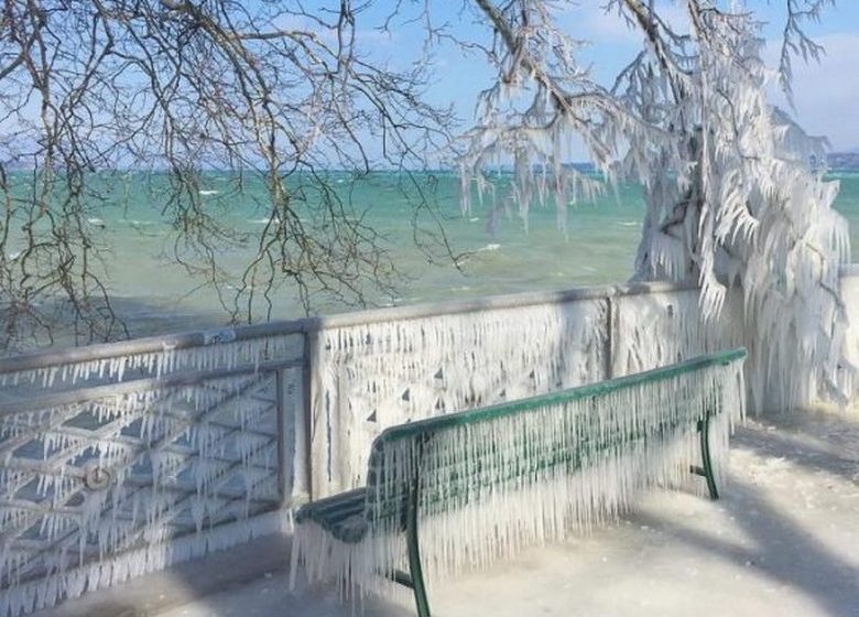 O Reino do Gelo do Lago Genebra no início de março de 2018