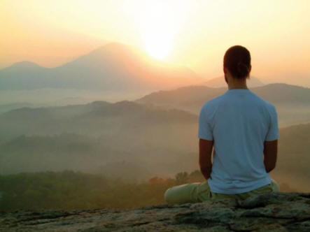 A meditação torna as pessoas mais inteligentes.