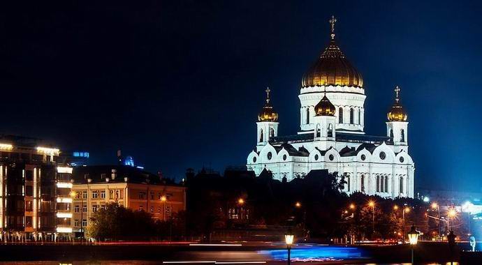 Igrejas e mesquitas de Moscou podem abrir à noite