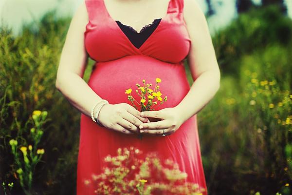Mulheres grávidas podem visitar o cemitério? 