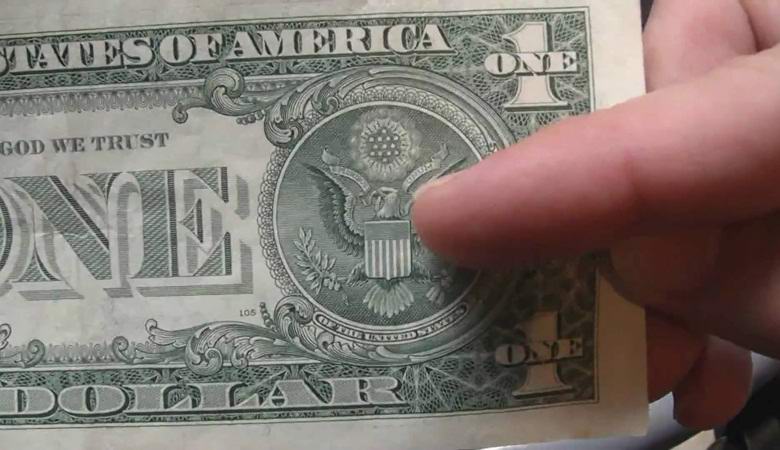 Uma imagem oculta de um alienígena foi encontrada em uma nota de dólar