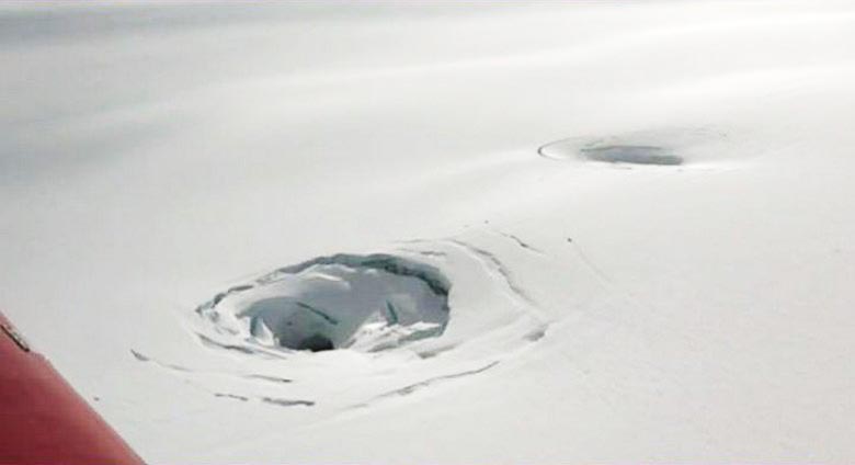 Crateras gigantes vistas nas geleiras da Islândia