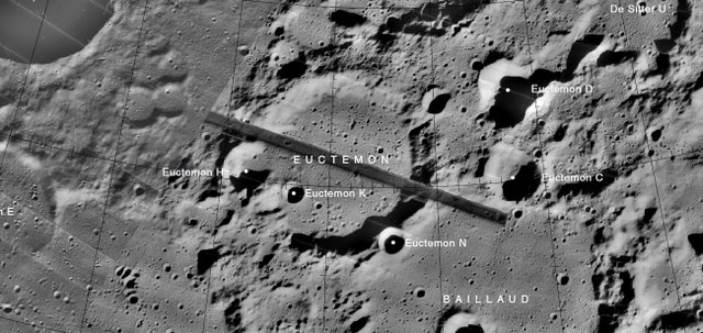 Em uma imagem da lua, os pesquisadores viram uma estrutura retangular