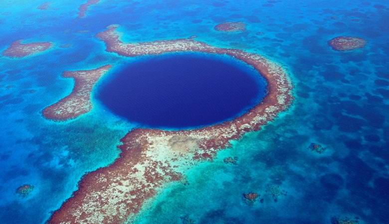 Uma fonte de traços misteriosos foi encontrada no fundo do Big Blue Hole, onde a vida não pode existir