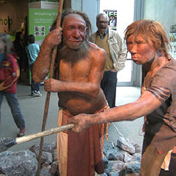 Neandertais comeram homem moderno