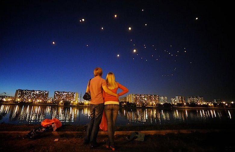 O UFO escolheu um local de pouso na pista do aeródromo