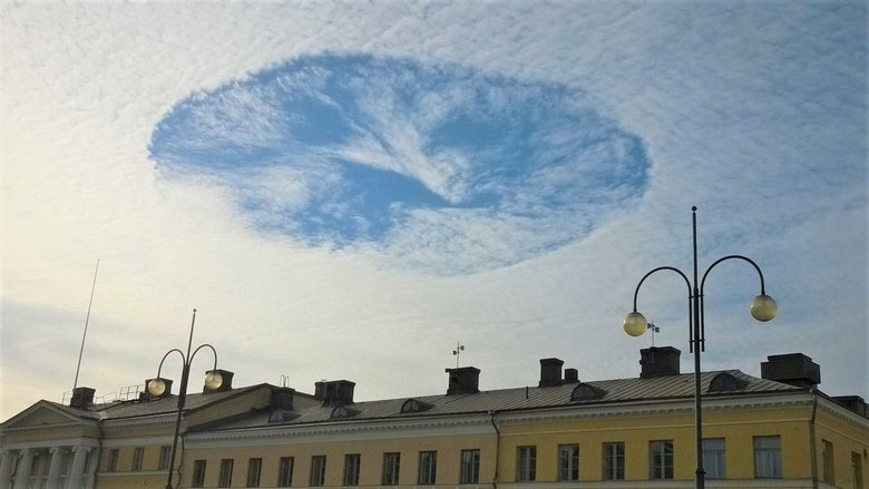 As nuvens sobre Helsinque mostraram um enorme funil