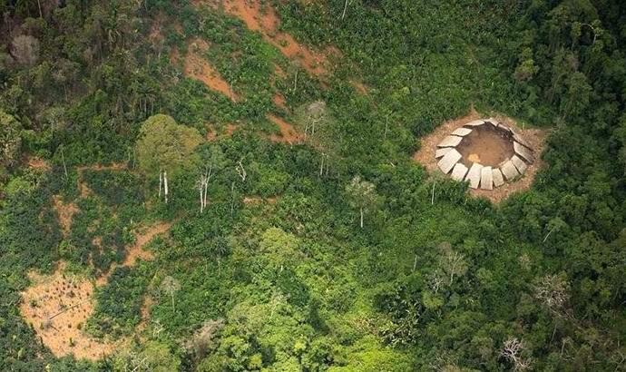 Encontrou tribos selvagens que nunca estiveram em contato com a civilização