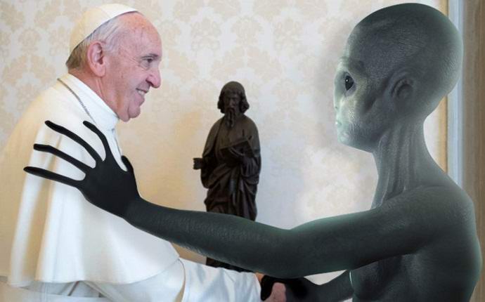 O Papa está bem ciente dos alienígenas