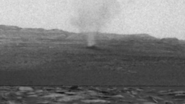 Um tornado empoeirado em Marte.  Curiosity fez um vídeo incrível 