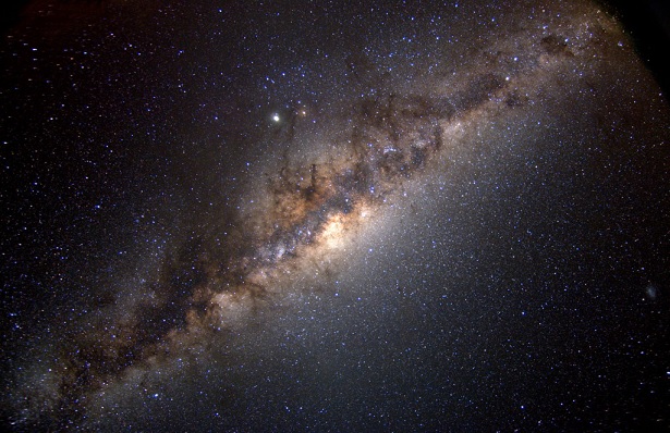 Quase todos os sistemas estelares da nossa galáxia podem ter habitado planetas.