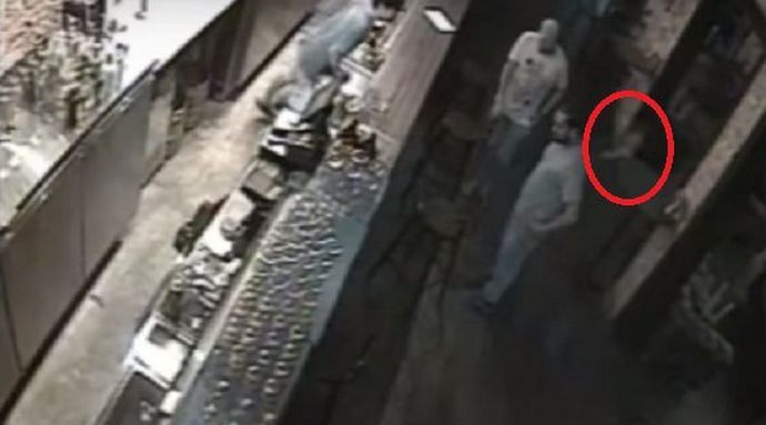 Ghost espiou dentro de um bar chinês