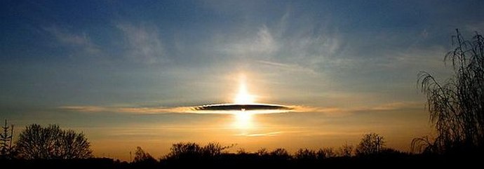 Continuamos apenas a filmar OVNIs e adivinhar alienígenas