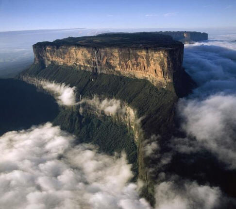 O assustador platô de Roraima - uma enorme pirâmide artificial?