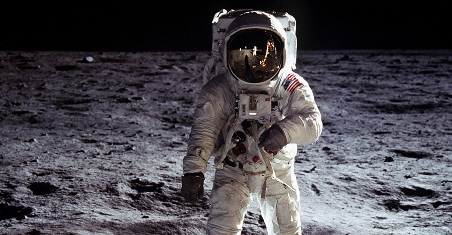 Cinqüenta anos atrás, os astronautas americanos teriam pousado na superfície da lua: quantos americanos acreditam nela hoje