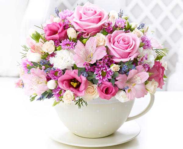 Como o vaso de flores foi quebrado? 