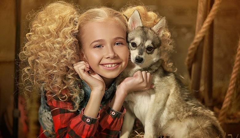Uma garota russa pode saber como conversar com animais
