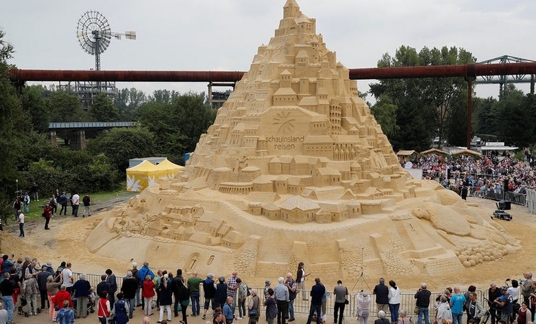 O castelo de areia mais alto construído na Alemanha