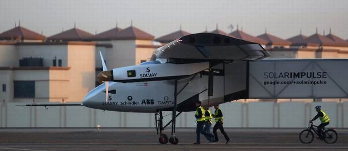 Um avião alimentado pela energia do Sol fará um vôo ao redor do mundo