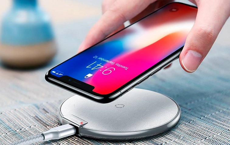O smartphone pode ser carregado a dois metros do carregador