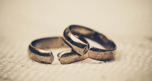por que uma mulher casada sonha com uma aliança quebrada 