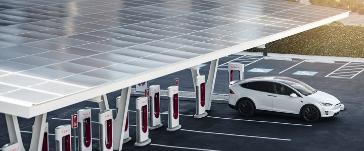 Estação de próxima geração de Tesla cobra 1.500 carros elétricos por dia (VÍDEO)