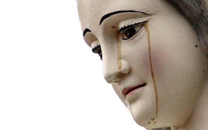 A estátua da Virgem chorou sangue na Argentina
