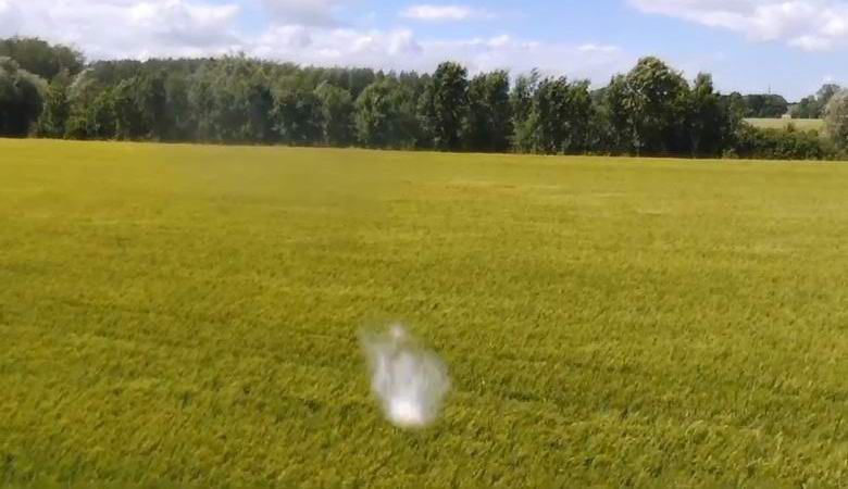 Um UFO estranho capturado por um drone