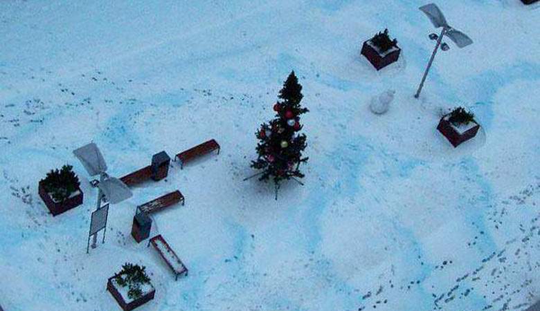 Estranha neve azul caiu em São Petersburgo