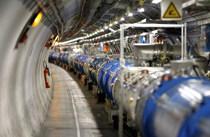 A existência de fantasmas é refutada pelo Large Hadron Collider ou não?