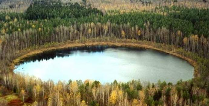 O lago sagrado intrigou o turista com uma incrível anomalia