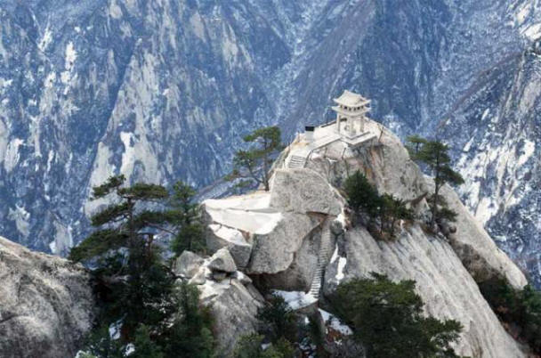 O segredo das cavernas na montanha chinesa Huashan