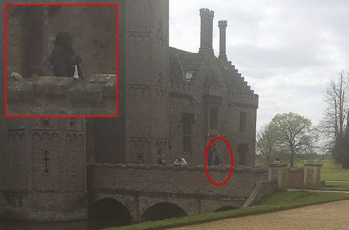 Um turista fotografou um fantasma de um antigo castelo