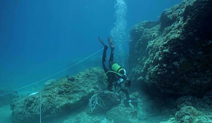 Um antigo porto marítimo descoberto na costa da Itália