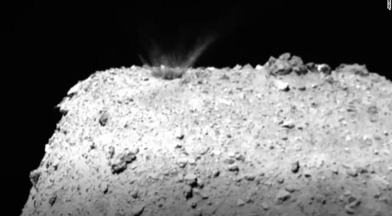 Os cientistas dispararam um buraco de cobre em um asteróide - foi o que aconteceu a seguir 