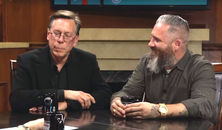 O ufólogo Bob Lazar acredita que os humanos são criados por civilizações extraterrestres para armazenar dados